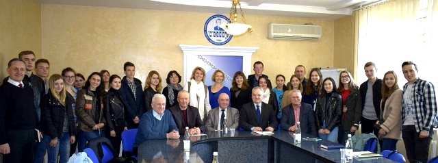 Учасники круглого столу до Дня довкілля